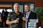 Schiphol 29 september 2014
Gordon met zijn nieuwe vriend Roelof v d Veen op schiphol voor vertrek naar Dubai voor opnames Goor en Geer met Gerard Joling.