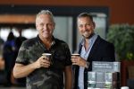 Schiphol 29 september 2014
Gordon met zijn nieuwe vriend Roelof v d Veen op schiphol voor vertrek naar Dubai voor opnames Goor en Geer met Gerard Joling.