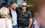Schiphol 29 september 2014
Gordon met zijn nieuwe vriend Roelof v d Veen op schiphol voor vertrek naar Dubai voor opnames Goor en Geer met Gerard Joling.