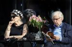 Amsterdam 4 oktober 2014
Henk v d Meijden en zijn vrouw Monica Strotman op terras in amstetrdam zuid.
