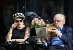 Amsterdam 4 oktober 2014
Henk v d Meijden en zijn vrouw Monica Strotman op terras in amstetrdam zuid.