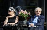 Amsterdam 4 oktober 2014
Henk v d Meijden en zijn vrouw Monica Strotman op terras in amstetrdam zuid.