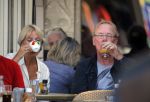Amsterdam 18 september 2014
Jack Spijkerman op terras met een familielid.