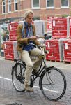 Amsterdam 23 september 2014
Jeroen Pauw op de fiets in Amsterdam zuid continu kijkend op zijn mobiel.