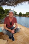 ibiza 27 september 2014
Afscheidsborrel trip sbs6 naar ibiza waar Kees Tol en kontrakt tekent samen met Remco v Westerloo. Jochem v Gelder met zoon