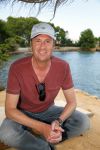 ibiza 27 september 2014
Afscheidsborrel trip sbs6 naar ibiza waar Kees Tol en kontrakt tekent samen met Remco v Westerloo. Jochem v Gelder met zoon