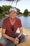 ibiza 27 september 2014
Afscheidsborrel trip sbs6 naar ibiza waar Kees Tol en kontrakt tekent samen met Remco v Westerloo. Jochem v Gelder met zoon