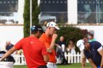 Vilamoura 10-11-12 Oktober 2014
Portugal Masters op GC Victoria
Vanwege de zware regenval gereduceerd van 72 naar 36 Holes
Marcel siem met mobiele telefoon en sigaret
Foto Peter Smulders BV