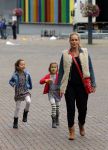 Amsterdam 5 oktober 2014
Premiere Maya de Bij in pathe arena. Marlayne Sahupala met dochter