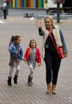 Amsterdam 5 oktober 2014
Premiere Maya de Bij in pathe arena. Marlayne Sahupala met dochter