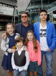 Amsterdam 5 oktober 2014
Premiere Maya de Bij in pathe arena. Martijn Krabbe met zijn kinderen Bickel Jasmijn Achillesen Michelle