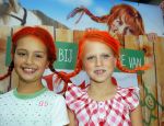 Amstelveen 5 oktober 2014
Premiere Pippi Langkous in de schouwburg van Amstelveen.
2 meisjes met pippi kapsel