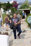 ibiza 26 september 2014
Opnames beste zanger van nederland bij hotel atzaro op ibiza. Rene Froger Jan Smit Xander de Buisonje Edsilia Rombley Andre Hazes jr vliegen daarna met prive vliegtuig naar Nederland