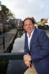 Abcoude 19 september 2014
Robert Leroy wordt ambassadeur voor dolphins for Davey. Bert Simhoffer is oprichter van de stichting.