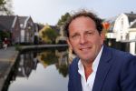 Abcoude 19 september 2014
Robert Leroy wordt ambassadeur voor dolphins for Davey. Bert Simhoffer is oprichter van de stichting.