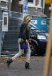 Amsterdam 10 oktober 2014
Sylvie Meis wordt bij het conservatorium hotel opgehaald met de taxi en daaran naar haar advocaat Robert Geerlings en naar schiphol gebracht.
