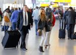 Amsterdam 10 oktober 2014
Sylvie Meis wordt bij het conservatorium hotel opgehaald met de taxi en daaran naar haar advocaat Robert Geerlings en naar schiphol gebracht.