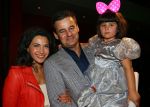 Bussum, 27 September 2014
Premiere Sneeuwwitje in 't Spant in Bussum
Wilfred Genee met zijn vrouw Lili Pirayesh en hun dochter
Foto Peter Smulders BV