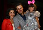 Bussum, 27 September 2014
Premiere Sneeuwwitje in 't Spant in Bussum
Wilfred Genee met zijn vrouw Lili Pirayesh en hun dochter
Foto Peter Smulders BV