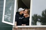 Vinkeveen 24 september 2015
Andre Hazes jr en zijn vriendin Monique gaan samen wonen in hun nieuwe huis.