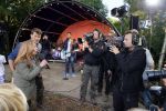 Haarzuilens 27 september 2015
Aktie om bomen te planten gepresenteerd door Beau v Erven Dorens en Angela Groothuizen.
oa Evelyn Struik Trijntje OOsterhuis Nick & Simon Marjan Berk Tineke Schouten Ruud Feltkamp en inge Ipenburg werken mee.