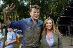 Haarzuilens 27 september 2015
Aktie om bomen te planten gepresenteerd door Beau v Erven Dorens en Angela Groothuizen.
oa Evelyn Struik Trijntje OOsterhuis Nick & Simon Marjan Berk Tineke Schouten Ruud Feltkamp en inge Ipenburg werken mee.