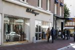 Amsterdam 19 september 2015
Annemarie v Gaal met nieuwe vriend Rhandy MacNack op de pc hooftstraat