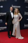 Utrecht 27 september 2015
Premiere the bodyguard met oa Romy Monteiro Mark v Eeuwen  Carolina Dijkhuizen en Patrick Martens. Antje Monteiro met vriend Dennis