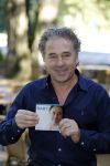 Hilversum 30 september 2015
Presentatie cd Bart Bosch. Bart zingt een liedje voor Jose Hoebee.