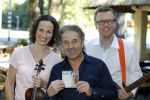 Hilversum 30 september 2015
Presentatie cd Bart Bosch. Bart zingt een liedje voor Jose Hoebee.
