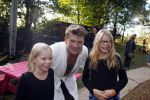 Haarzuilens 27 september 2015
Aktie om bomen te planten gepresenteerd door Beau v Erven Dorens en Angela Groothuizen.
oa Evelyn Struik Trijntje OOsterhuis Nick & Simon Marjan Berk Tineke Schouten Ruud Feltkamp en inge Ipenburg werken mee.