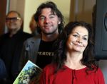 Baarn 4 oktober 2015
Presentatie boek Belinda Meuldijk in kasteel Groeneveld.
Aanwezig Thierry Duval Rob de Nijs Henriette de Nijs Julis Joshi en Robert.
Willeke Alberti krijgt het eerste boek.
