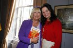 Baarn 4 oktober 2015
Presentatie boek Belinda Meuldijk in kasteel Groeneveld.
Aanwezig Thierry Duval Rob de Nijs Henriette de Nijs Julis Joshi en Robert.
Willeke Alberti krijgt het eerste boek.