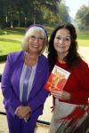 Baarn 4 oktober 2015
Presentatie boek Belinda Meuldijk in kasteel Groeneveld.
Aanwezig Thierry Duval Rob de Nijs Henriette de Nijs Julis Joshi en Robert.
Willeke Alberti krijgt het eerste boek.