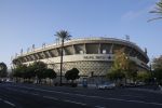 Sevilla 13/14 oktober 2015
Rafael v d Vaart heeft bezoek van zijn vriendin Christie die bij hem op bezoek is in zijn huis in Sevilla. Voetbalstadion Sevilla