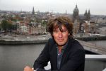 Amsterdam 5 oktober 2015
Presentatie boek inge Ipenburg bij het double Tree hotel.
Jan Kooijman ontvangt het eerste boek. Casper v Bohemen