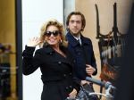 Amsterdam 8 oktober 2015 
Connie Breukhoven met een kennis op pc hooftstraat