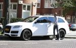 Amsterdam 1 oktober 2015
Dave Roelvink met zijn eerste eigen nieuwe auto een audi Q7