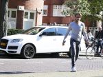 Amsterdam 1 oktober 2015
Dave Roelvink met zijn eerste eigen nieuwe auto een audi Q7