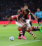 Eindhoven, 15 September 2015
CL 2015/2016
Eerste wedstrijd PSV-Manchester United, eindstand 2-1
Davy Propper in duel met Marcos Rojo