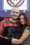 Beverwijk 13 september 2015
Dean Saunders heeft een nieuwe tatooshop geopend op de beverwijkse bazaar. Zijn broer Ben en vader Dean Sr werken er ook. Dean met zijn nieuwe vriendin Dana