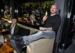 Amsterdam 30 september 2015
Boekpresenatie Joop van Tellingen in Players. Aanwezig Dennis Ria Nathalie en Fender v Tellingen alsmede rest van de familie. Dean Saunders