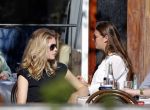 Amsterdam 30 september 2015 
Doutzen Kroes met manager Sarah Keller en PA op terras.