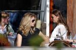 Amsterdam 30 september 2015 
Doutzen Kroes met manager Sarah Keller en PA op terras.