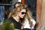 Amsterdam 30 september 2015 
Doutzen Kroes met manager Sarah Keller en PA op terras.