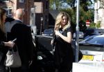 Amsterdam 30 september 2015 
Doutzen Kroes met manager Sarah Keller en PA op terras.