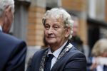 Amsterdam 6 oktober 2015
Koningin Maxima bij symposium platform wijzer in geldzaken in het Tobacco theater, 
Eberhard v d Laan ontvangt haar.