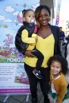 Hilversum 27 september 2015
Premiere twee kleine kleutertjes met Monique Smit naar verhaal van Jan Smit. Ze krijgen uit handen van edsilia Rombley dubbel platina. Edsilia was met haar twee kinderen