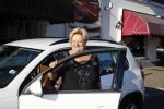 Rijswijk 1 oktober 2015
Erica Terpstra bij opening van haar kapper zijn kapsalon. Franklin Brown staat te zingen.