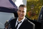 Rijswijk 1 oktober 2015
Erica Terpstra bij opening van haar kapper zijn kapsalon. Franklin Brown staat te zingen.